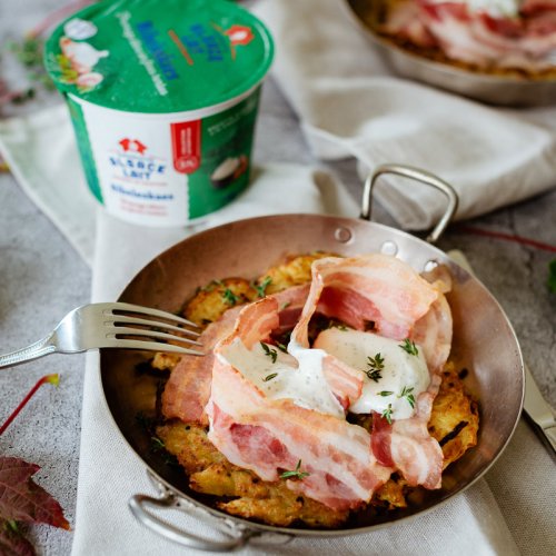 Kartoffelpuffer mit Speck und Bibeleskäs-Quark mit feinen Kräutern