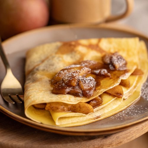 Crêpes mit gerösteten Äpfeln