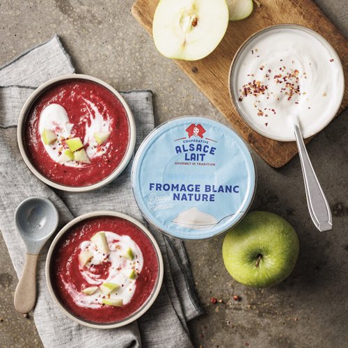 SUPPE MIT ROTER BETE, ÄPFELN UND QUARK